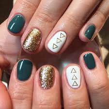 I Would Change This Up To Red Silver And Black Fall Nails Holiday Nails Christmas Nails Green Nails Gold Nails Fun Nails P Green Nails Gold Nails Nails