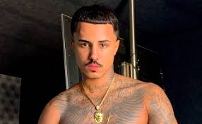 com mc kevinho, mc pedrinho, e mc livinho. Mc Livinho Reaparece E Desmente Suposto Sequestro