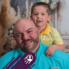 Who are some recommended electricians in Perry County?