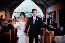 Our wedding gowns are made to order. Wie Heiraten Paare In Asien Baunat