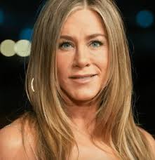 Jennifer Aniston Grieves For 'Dying' Old Hollywood Glamour & Says Social  Media Is 'Torture' For Her 😞 Details in the comments 👇