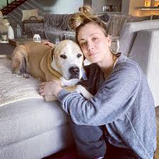What's the truth about kaley cuoco's marriage? Stars Im Homeoffice Die Besten Looks Brigitte De