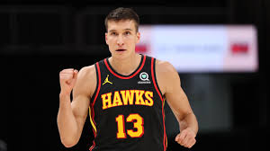 The atlanta hawks take on the new york knicks in the first round of the playoffs starting on sunday the 23rd of may. Written Off By Many The Atlanta Hawks Have Hit Elite Form That Could Take Them Places Basketball News Stadium Astro