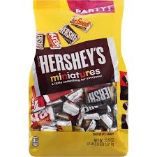 This is a blind taste test to see which chocolate bar we prefer, the nestle crunch or the hershey's krackel. Hershey S Chocolate Candy Miniatures Party Pack Buehler S