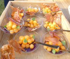 Pour un repas mémorable, choisissez de préparer une recette visuellement impressionnante (qui ne vous prendra pourtant pas beaucoup de temps). Mon Repas De Fete Du 30 Mai Pour 25 Personnes Elleisab Le Blog D Une Momoflinguee Repas De Fete Repas Pour 30 Personnes Idee Repas Famille