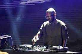 Join facebook to connect with arm black coffee and others you may know. Black Coffee Shares First Picture Of Injured Arm The Citizen