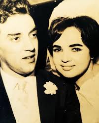 Despediu-se, a bailarina da vida, Marlise! Ela dançou a vida! Talvez seja a  melhor definição para a minha Mãe, Marlise Meneghetti. Despediu-se hoje  deste plano. A menininha Meneghetti, como alguns amigos a