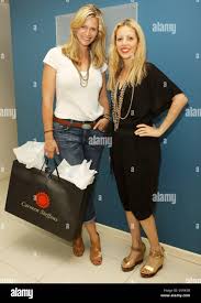 Natasha Henstridge (L) visits Carmen Steffens Store in Sherman Oaks, CA Los  Angeles, USA - 03.06.10 Stock Photo - Alamy