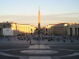 Saint peter's square, or saint peter's piazza, is located directly in front of st. St Peter S Square Simple English Wikipedia The Free Encyclopedia