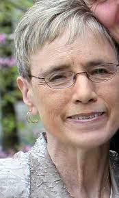 Kari Sweeney's Instagram, Twitter & Facebook