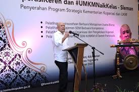 Saat ini anggaran dibutuhkan untuk mengalokasikan blt umkm kepada 3 juta penerima yakni rp 3,6 triliun. Blt Untuk Umkm Sudah Dicairkan Hingga Tahap Ke 3 Ini Rinciannya