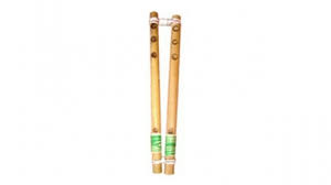 Pertunjukan tarian ini ditampilkan oleh penari pria yang membawa properti berupa pedang dan tameng. Mengenal 15 Alat Musik Tradisional Ntt Nusa Tenggara Timur Magis