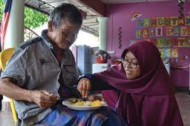 Students paid a visit to ampang old folks home to understand the situation at the center. Program Dari Hati Ke Hati Rumah Kebajikan Orang Tua