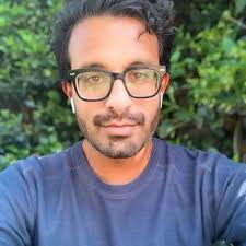 Podrías hacer una película sobre esto Llámalo, "No hay lugar a donde ir  para viejos"