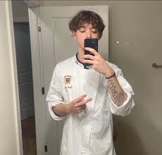 19 year old aspiring chef 🧑‍🍳 Id appreciate constructive criticism ! My  instagram is @thenobleharvest