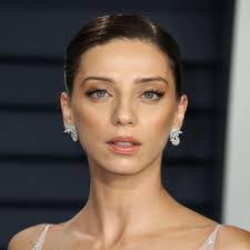 Dwayne Cochrane's Instagram, Twitter & Facebook