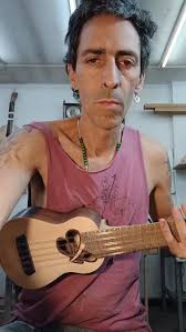 Look at this little beauty that @jobanti brought over to play today, fresh  from the mountains in Peru ! it's called a Cheranga, it's tiny . . has such  a magical sound . .