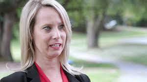 Melinda Comer's Instagram, Twitter & Facebook