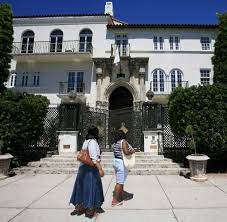 Amplia selección de ropa gianni versace mujer de las mejores marcas en yoox. Mord Vor 20 Jahren Schusse Vor Der Villa Versace Sackt Blutend Zusammen Welt