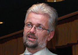 Jens Christian Holm svarer Inge Berg