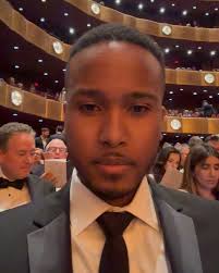 My sister and I attended our first @nycballet Spring Gala yesterday and it  was kinda crazy being in the same room as Nia Long. Everybody stepped tf  out, the dancers were