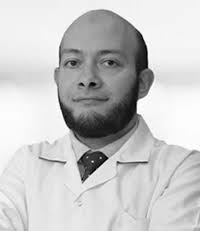 من هو هشام فكري عثمان؟