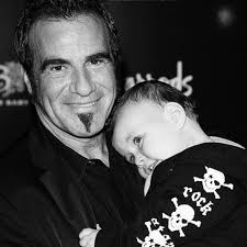 Ticco torres, der drummer der band bon mittlerweile gibt es eine rock star baby welt mit vielen von der rockmusik inspirierten artikeln. Rock Star Baby By Tico Torres Product Service 396 Photos Facebook