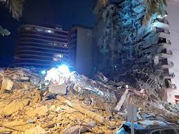Se derrumba parcialmente edificio en miami. P2nad1u7vyqw2m