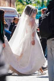 Voglio lady gaga sul set. Lady Gaga Spotted In Wedding Dress From House Of Gucci