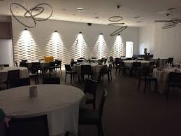 Equal parts modern industrial and peaceful urban oasis, gravy's courtyard and jiddi space is truly a hidden gem in downtown raleigh. Vidrio Raleigh A Bright And Beautiful Dining Experience