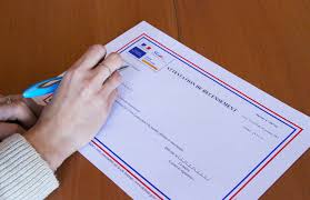 Deux feuilles de cellulose collées par de l'amidon. Recensement Citoyen Nevers Fr