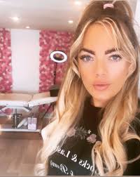 Hello, I just wanted to introduce myself to those who don't know me, I'm  Rebecca & own Locks & Lashes salon in Midhurst. I have been in the hair and  beauty industry