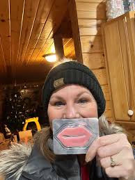 My yearbook is missing. Anyone have their 1989 yearbook easily accessible?  I'd love a photo of my senior pic🙏