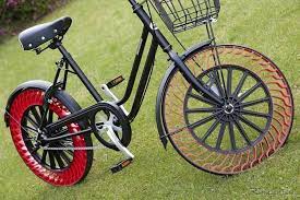 パンク知らず 空気充填不要のタイヤ 車も自転車もエアレス カーナリズム 自転車 タイヤ パンク