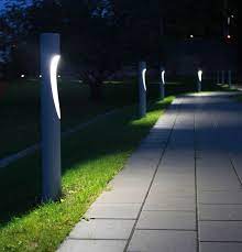 Modern Yard Lights Could Add Arresting Center Pieces To Page Highlight Or Landscaping You Backyard Lighting Landscape Lighting Design Modern Landscape Lighting