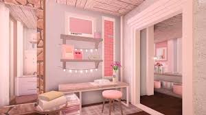 The 5 Best Roblox Bloxburg House Ideas Gamertweak In 2020 Tiny House Layout Bedroom House Plans Luxury House Plans