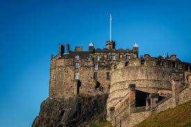 The Complete Guide To Visiting Edinburgh Castle Edinburgh Castle Beautiful Castles Scotland Castles