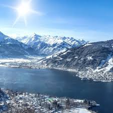 Érkezés bécsbe, a császárvárosba, ahol buszos, majd gyalogos történelmi városnézés keretein belül ismerkedünk az osztrák főváros. Alpesi Tel Salzburg Tartomanyban