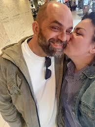 Bliver nødt til at udbasunere det: Jeg har den DEJLIGSTE skønne kæreste!!  ELSKER DIG Kim Wegener