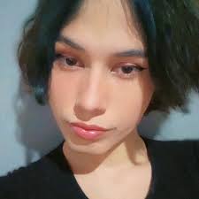 Allie Oliveira's Instagram, Twitter & Facebook