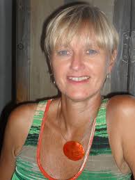 Hola! Can anyone recommend a genuine, English car mechanic?