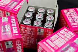 Jetzt auf greatr® bestellen und wer auch immer die nächste runde holt: Dos Mas Pink Shot Berry Shot Schnapsblatt