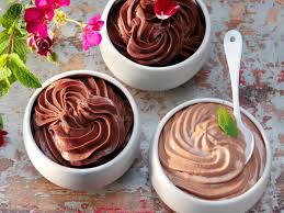 Mousses Au Chocolat Noir Chocolat Blanc Et Praline Recettes Recette Mousse Chocolat Noir Mousse Au Chocolat Alimentation