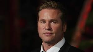 En él, visibiliza su lucha contra el. Asi Luce Actor Val Kilmer Tras Su Tratamiento Contra El Cancer De Garganta Meganoticias