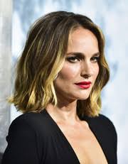 Natalie portman was seen wearing a short shag haircut for her role in the upcoming film, pale blue dot. Natalie Portman Hair Stylebistro