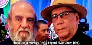 Efraín Osejo Morales en blanco y negro frente al espejo