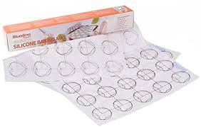 Whisk the egg whites in a large mixing bowl until foamy. Dltsli 2pcs Silicone Baking Mat For Macarons 15 3 X 11 Mat Liner With 35 Circles Macaron Template Reusable Non Stick Surface Pastry Mat Baking Mats Amazon Com Au