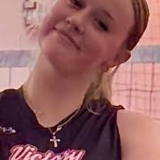 Lilly Bruce's Instagram, Twitter & Facebook