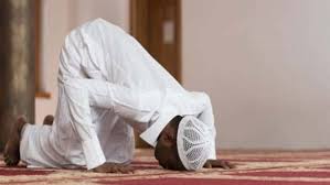 السنة في التراويح أن تُؤدَّى جماعةً في المساجد، وهو ما ذهب إليه جمهور الفقهاء من (الحنفية، والمالكية، والشافعية، والحنابلة). Ø­ÙƒÙ… ØµÙ„Ø§Ø© Ø§Ù„ØªØ±Ø§ÙˆÙŠØ­ ÙÙŠ Ø§Ù„Ù…Ù†Ø²Ù„ ÙˆÙ‡Ù„ ÙŠØ­ØµÙ„ Ø¹Ù„Ù‰ Ø«ÙˆØ§Ø¨ Ø§Ù„Ø¬Ù…Ø§Ø¹Ø©