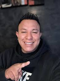 Hoy celebramos el cumpleaños de el gran Edwin Sierra! 🤩🥳 Grandes  invitados en Radio Nueva Q, QQQumbia 🎉✨